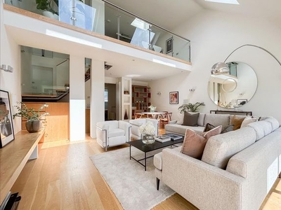 Flat for sale in Kensington Gardens Square, London, Westminster W2