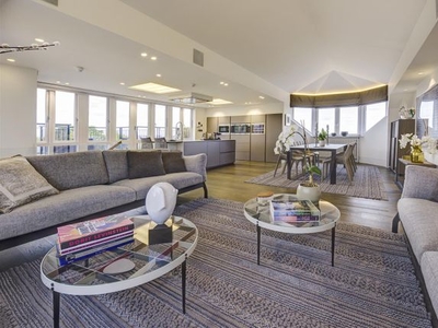 Flat for sale in Kidderpore Avenue, Hampstead NW3