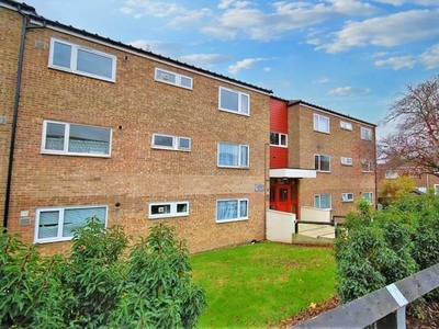 Flat to rent in Avon Way, Colchester CO4