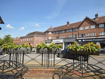 Flat to rent in Beacon House, Post Office Lane, Beaconsfield HP9