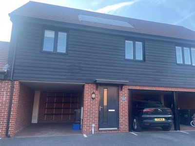 Flat to rent in Dobson Close, Leybourne, West Malling ME19