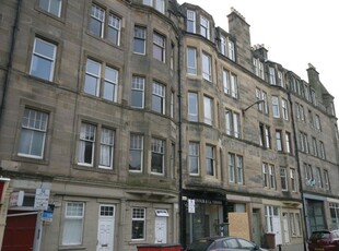 Flat to rent in Gilmore Place, Merchiston, Edinburgh EH3