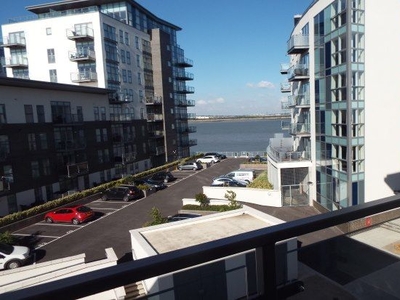 Flat to rent in Grove House, Greenhithe DA9