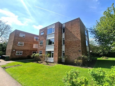 Flat to rent in Heaton Court, Heaton Moor Road, Heaton Moor, Stockport SK4