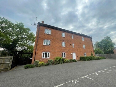 Flat to rent in Rose Flower Grove, Nottingham NG15
