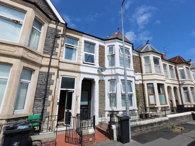 Flat to rent in Monthermer Road, Cathays, Cardiff CF24