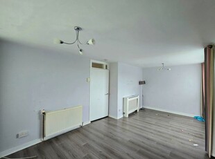 Flat to rent in New Plymouth, East Kilbride, Glasgow G75