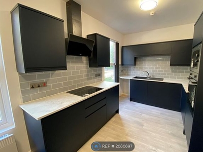 Flat to rent in Norville Terrace, Leeds LS6