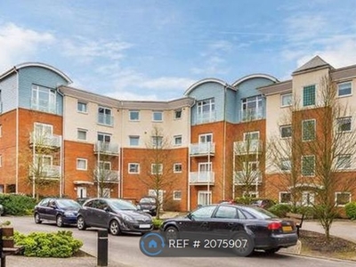 Flat to rent in Parkham House, Redhill RH1