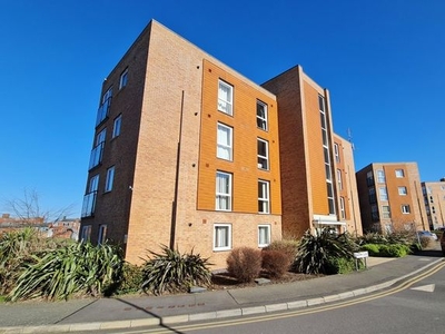 Flat to rent in Pavilion Close, Leicester LE2