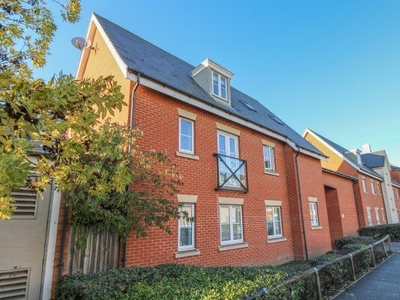 Flat to rent in Priory Chase, Rayleigh SS6