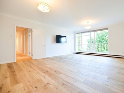 Flat to rent in Queensmead, St Johns Wood Park Road, St John's Wood NW8