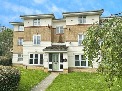 Flat to rent in Robertson Drive, St. Annes Park, Bristol BS4