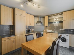 Flat to rent in Shaw Crescent, Aberdeen AB25