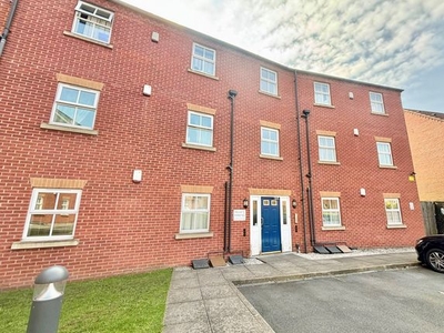 Flat to rent in Spindle Court, Mansfield NG19
