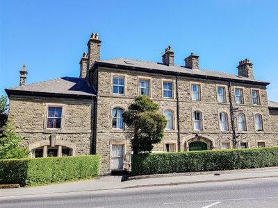 Flat to rent in St. Johns Road, Buxton SK17