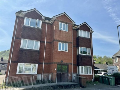 Flat to rent in St. Mary Street, Risca, Newport NP11