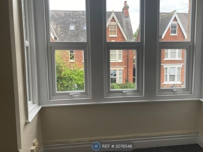 Flat to rent in St. Michaels Road, Bedford MK40