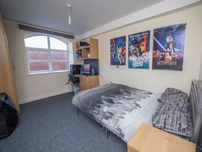 Flat to rent in Students - Deacon House, 34 Deacon St, Leicester LE2