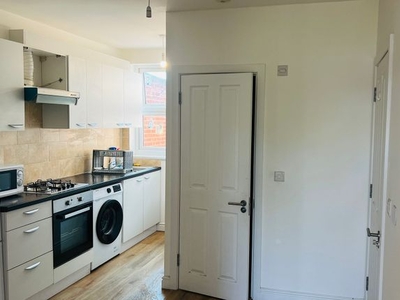 Flat to rent in The Green, London E4