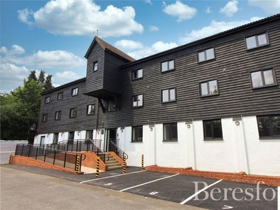 Flat to rent in The Old Mill, Haslers Lane CM6