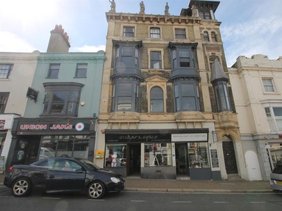 Flat to rent in Union Street, Ryde PO33