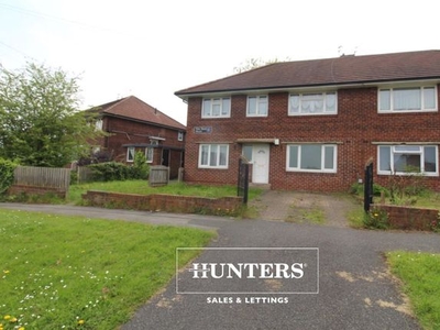 Flat to rent in Vale Head Mount, Knottingley WF11