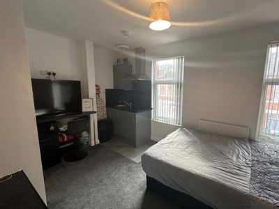 Room to rent in Waveley Road, Coventry CV1