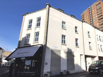 Flat to rent in Whitecross Street, Brighton BN1