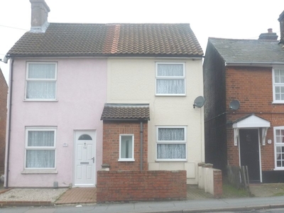 Ipswich Road, COLCHESTER - 2 bedroom house