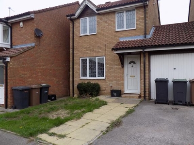 Link-detached house to rent in Coltsfoot Green, Luton LU4