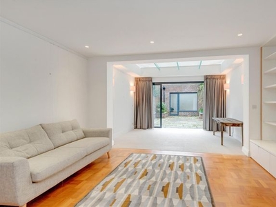 Property for sale in Rosslyn Hill, London NW3