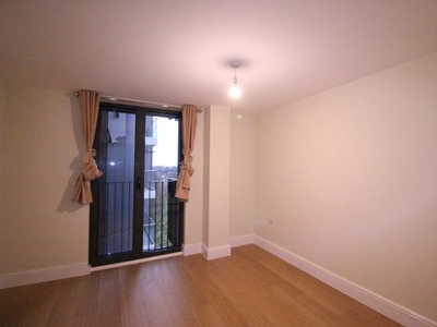 Property to rent in High Road, Ilford IG1