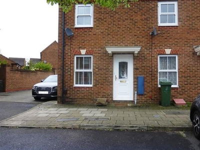 Property to rent in Queensgate, Aylesbury HP19