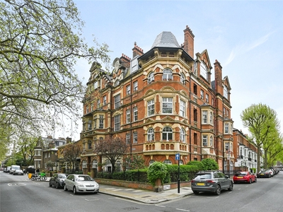 Queens Mansions, Brook Green, London, W6 4 bedroom flat/apartment in Brook Green