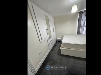 Room to rent in Devon Road, Barking IG11