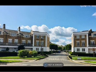 Semi-detached house to rent in Crofton Avenue, London W4