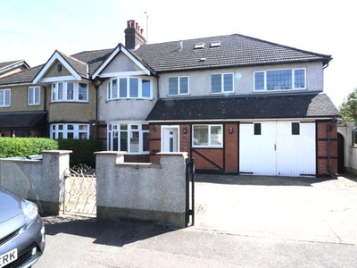 Semi-detached house to rent in Cutenhoe Road, Luton LU1