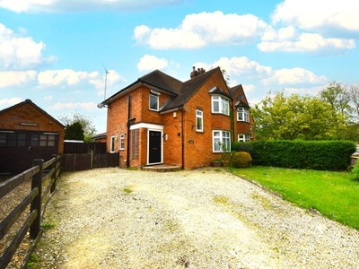 Semi-detached house to rent in Lulworth, Bassetsbury Lane, High Wycombe, High Wycombe, Bucks HP11