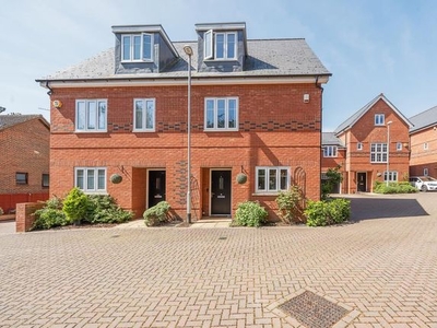 Semi-detached house to rent in Maidenhead, Berkshire SL6
