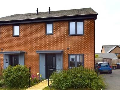 Semi-detached house to rent in Wheatfield Drive, Curbridge, Witney OX29