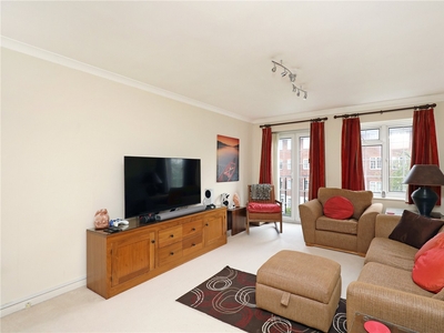 St Peters Way, Montpelier Road, London, W5 2 bedroom flat/apartment in Montpelier Road