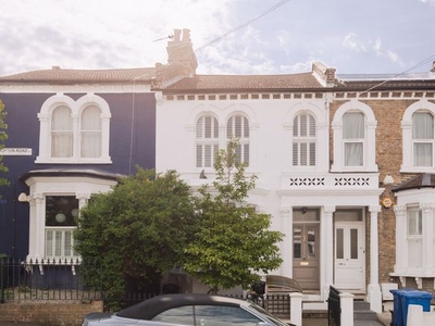 Terraced house for sale in Crofton Road, Camberwell SE5