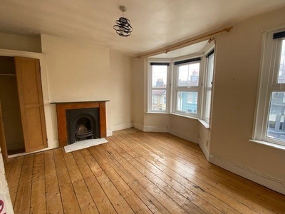 Terraced house to rent in Bentham Road, Brighton BN2