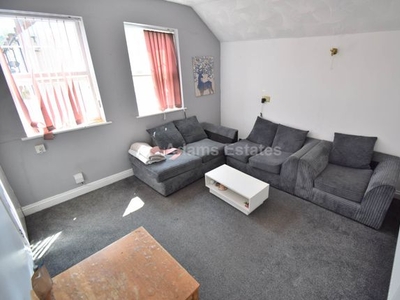 Terraced house to rent in Foxhill Road, Reading RG1