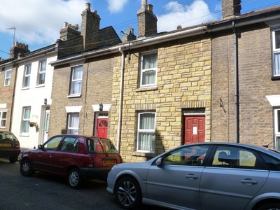 Terraced house to rent in Langdon Road, Rochester ME1