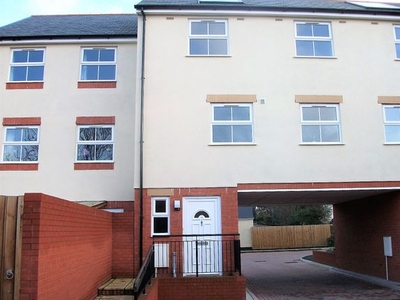 Terraced house to rent in Park Street, Willand EX15