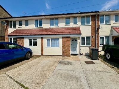 Terraced house to rent in Redcliffe Road, Chelmsford CM2