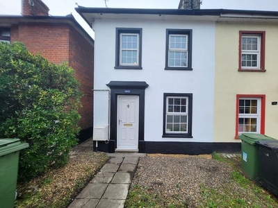 Terraced house to rent in Victoria Road, Diss IP22