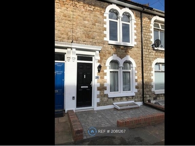 Terraced house to rent in Waterlow Road, Maidstone ME14